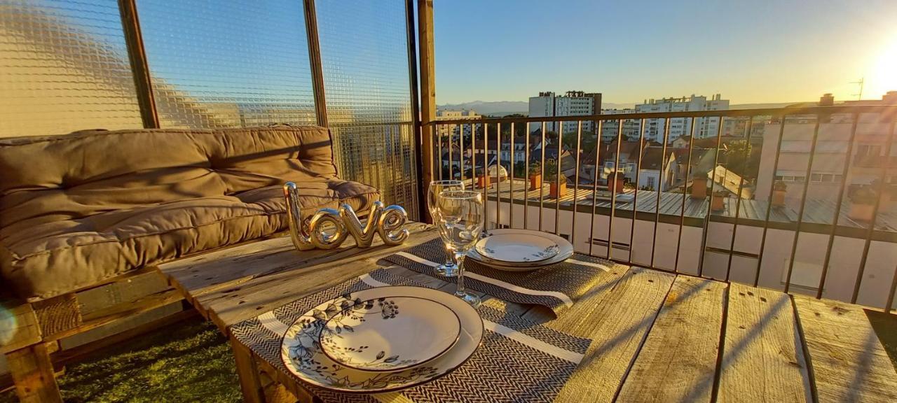 La Dolce Vita -T2 52M2- Dernier Etage- Terrasse-Parking-Wifi Fibre Apartment Tarbes Exterior foto