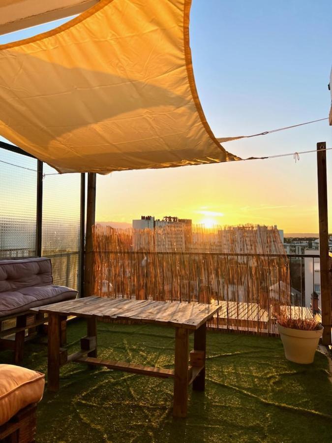 La Dolce Vita -T2 52M2- Dernier Etage- Terrasse-Parking-Wifi Fibre Apartment Tarbes Exterior foto